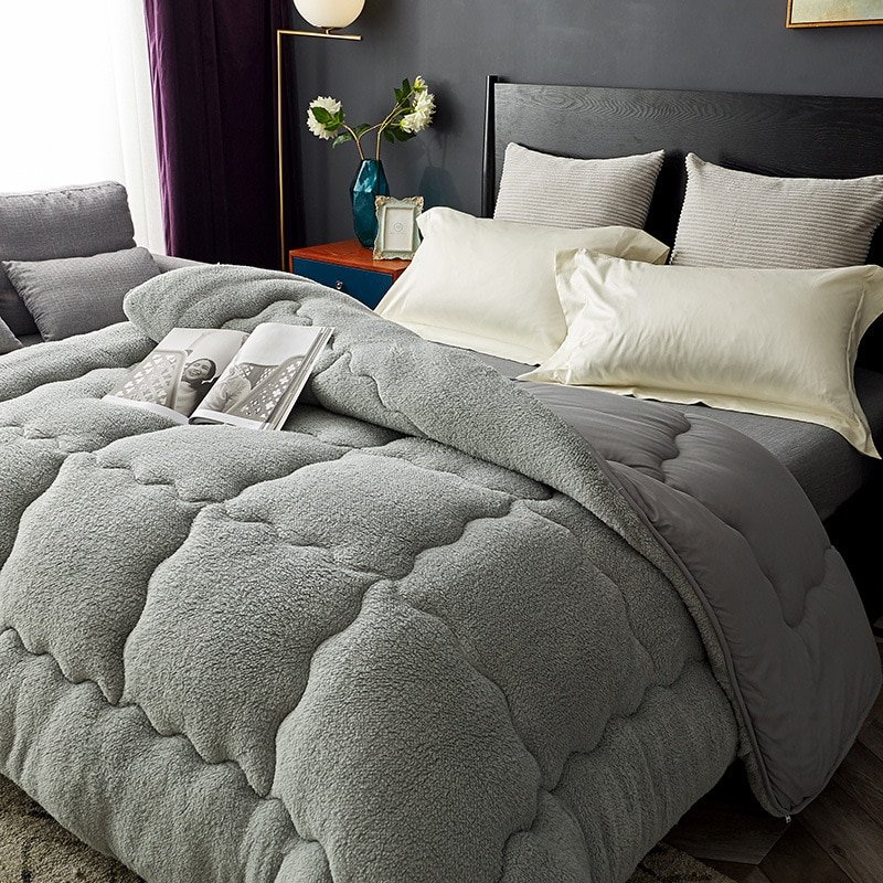 1pcs-Lamb-Cashmere-Velvet-Fabric-Warm-Winter-Wool-Quilt-Thicken-Comforter-Duvet-Blanket-King-Queen-Size-2