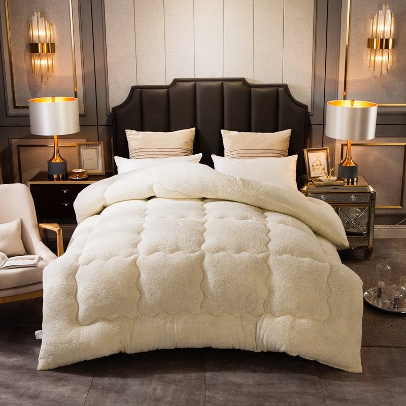 1pcs-Lamb-Cashmere-Velvet-Fabric-Warm-Winter-Wool-Quilt-Thicken-Comforter-Duvet-Blanket-King-Queen-Size-4