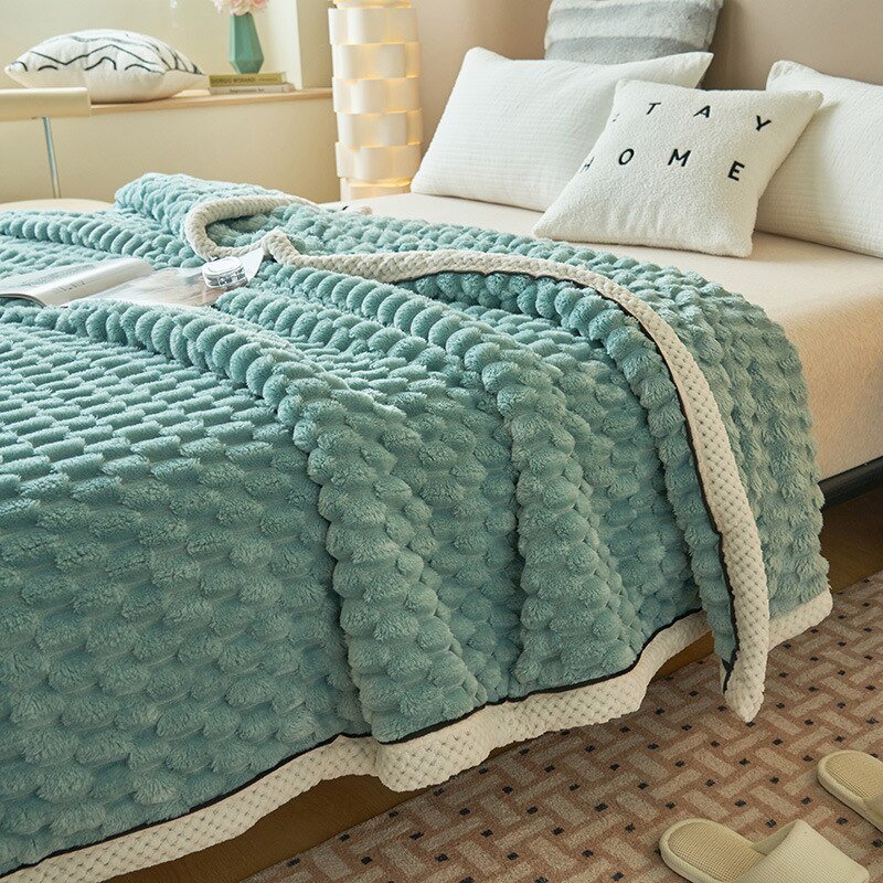 Milk-Velvet-Blanket-Thickened-Blanket-Flannel-Blanket-Office-Conditioning-Blanket-Warmth-Super-Comfortable-Bed-Blankets-2