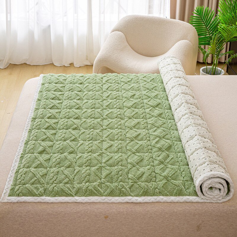 New-Thickened-Taffel-Plush-Cotton-Mattress-Bean-Plush-Bed-Mattress-Milk-Plush-Jacquard-Tatami-Soft-Cushion-3