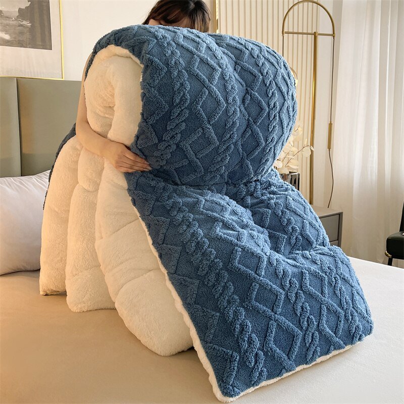 Super-Warm-Lovely-Lamb-Quilt-Winter-Blanket-5kg-Double-Sided-Velvet-Quilt-Thickened-Warm-Autumn-Spring-1